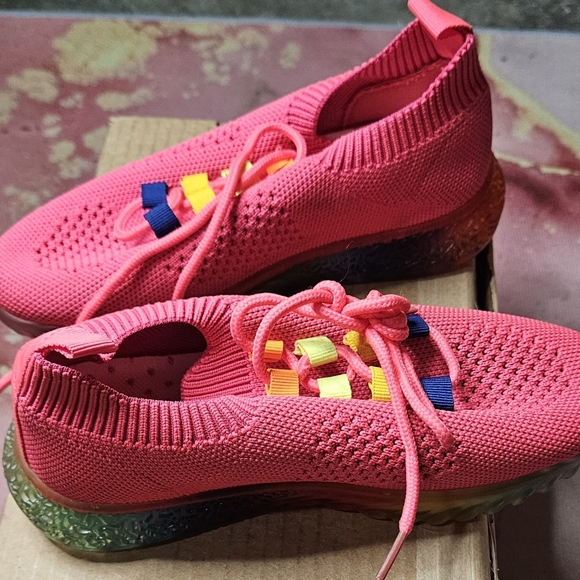 Little girls shoes(NWOT) - Picture 4 of 7